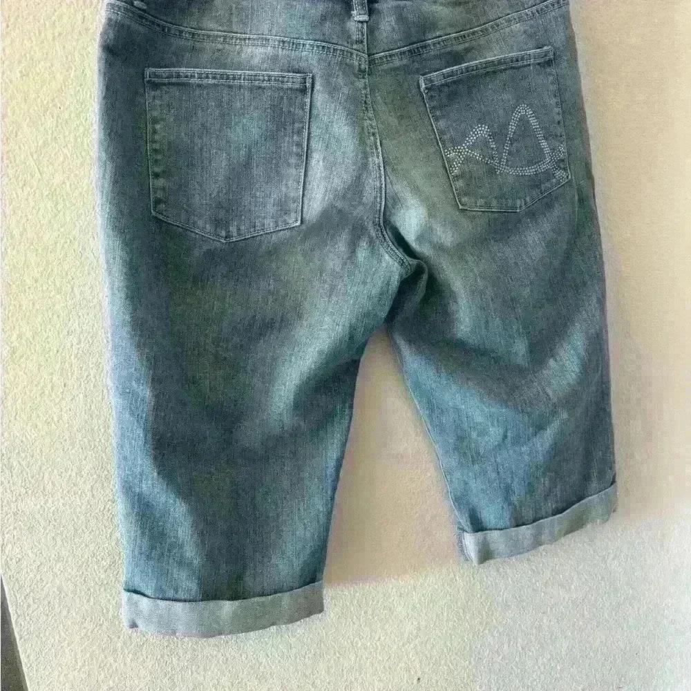 Jean Capri jean shorts - Picture 3 of 3